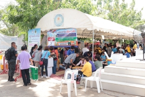 ส่งมอบหีบบัตรเลือกตั้งพร้อมวัสดุอุปกรณ์ฯ ให้คณะกรรมการประจำหน่วยเลือกตั้งในการเลือกตั้งสมาชิกสภาเทศบาลเมืองแจระแมและนายกเทศมนตรีเมืองแจระแม
