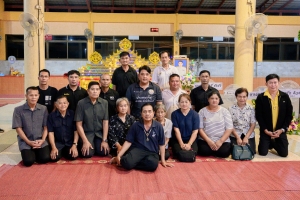 นายกเทศมนตรีเมืองแจระแม ร่วมฟังสวดอภิธรรมบำเพ็ญกุศลศพ นายวรวุธ อ้อยแขม  ณ วัดบ้านท่าบ่อ ตำบลแจระแม