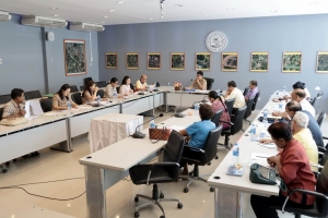 เทศบาลเมืองแจระแม จัดการประชุมคณะกรรมการขับเคลื่อนกองทุนสวัสดิการชุมชนตำบลแจระแม